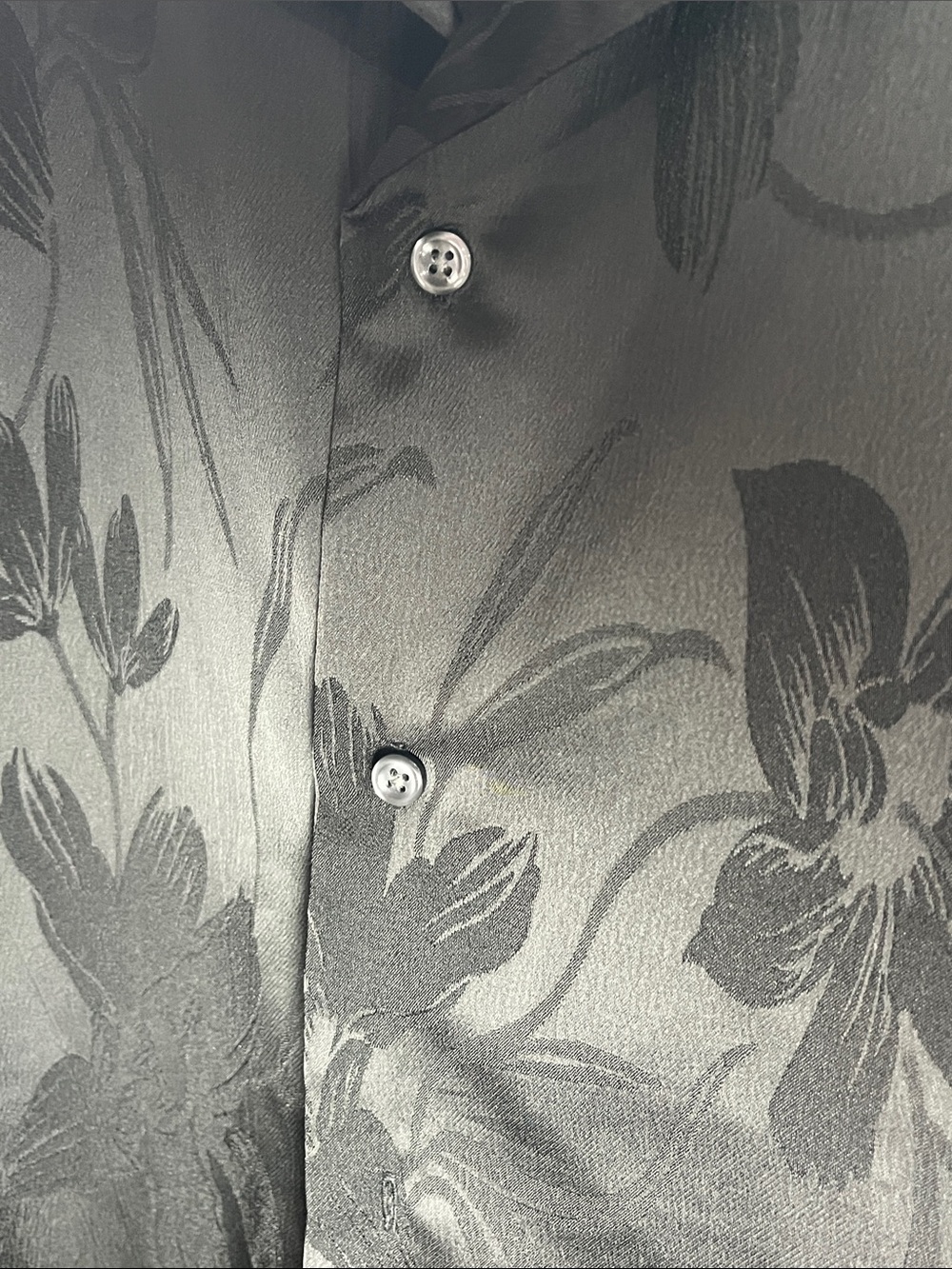 Abercrombie & Fitch Black Tonal Floral Collared Satin Button-down NWOT - Picture 4 of 6